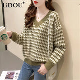 Winter V-neck Casual Fashion Printing Loose Sweater Top Women Korean Style All-match Knitting Pullover Long Sleeve Jumper-Outfit