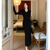 Tall Man With An Extra-Long Sweater With An Autumn And Winter V-Collar, A Long-Sleeved Skirt, A Slim, Bottomed Knitted Dress-Outfit