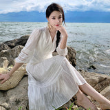 Tea Break Gentle Wind V Collar Bubble Sleeve Yunnan Tourism White Dress Female Senior Sense Lace Dress-Outfit