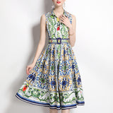 New Court Style Sleeveless Collar To The Waist Showing Thin Sweet Gas Print In The Long Dress