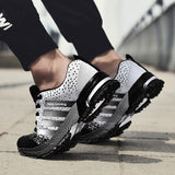 New 2021 Men Running Shoes Breathable Outdoor Sports Shoes Lightweight Sneakers for Women Comfortable Athletic Training