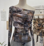 Tie-Dye-Print Mesh Folded Long-Sleeved T-Shirt With A Word-Collar Slanted Shoulder-To-Back Short Top